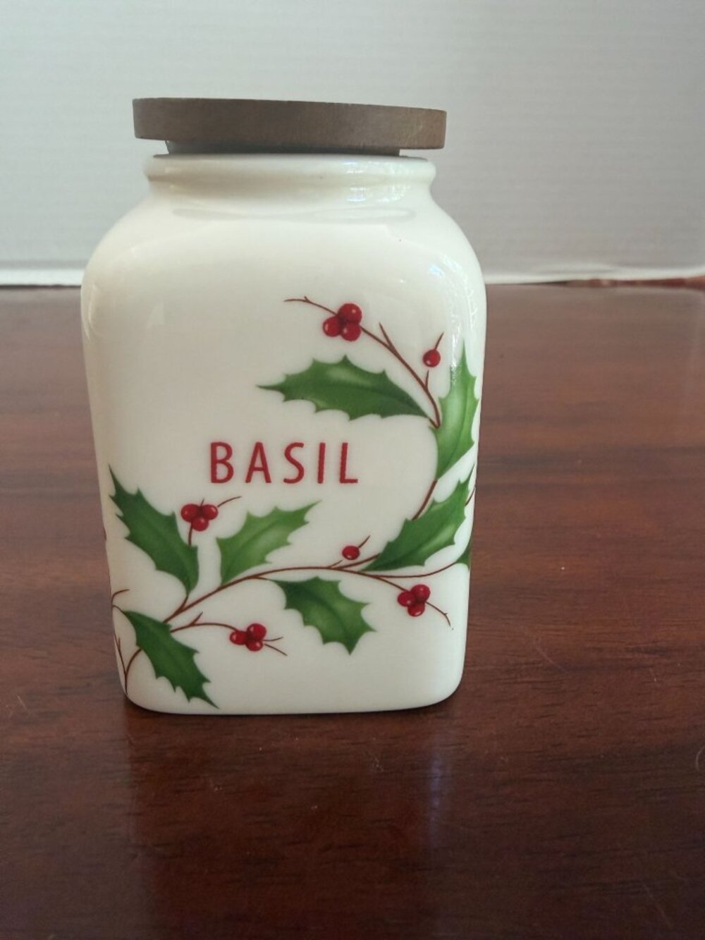 Lenox Holiday Porcelain 6 Ounce "Basil" Spice Jar with a Rustic Acacia Wood Lid